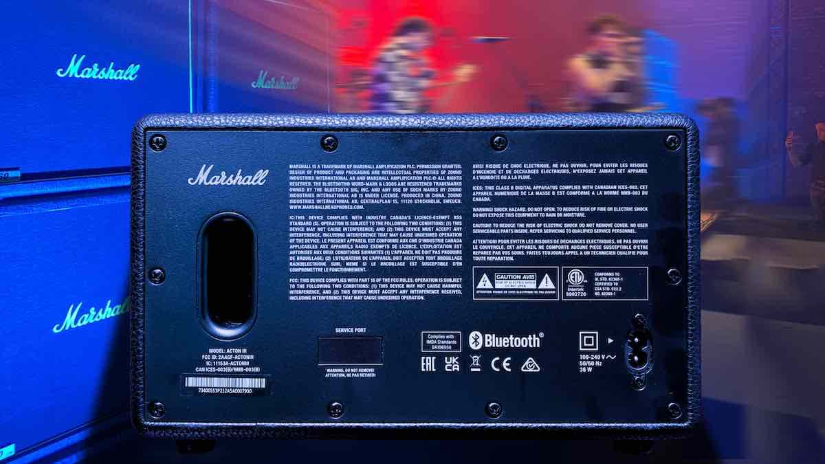 Bluetooth-Lautsprecher Marshall Acton 3 im Test: Rückseite des Gehäuses