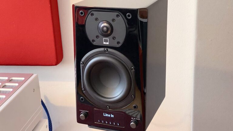 SVS Prime Wireless Pro: Test der 2-Wege-Aktivbox Der Master-Lautsprecher im Duo des SVS Prime Wireless Pro