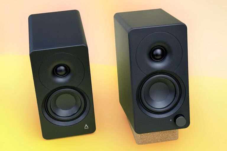 Creative XF1 im Test: Hi-Res-Desktop-Speaker mit USB-Audio und Subwoofer-Ausgang Creative XF1 Test