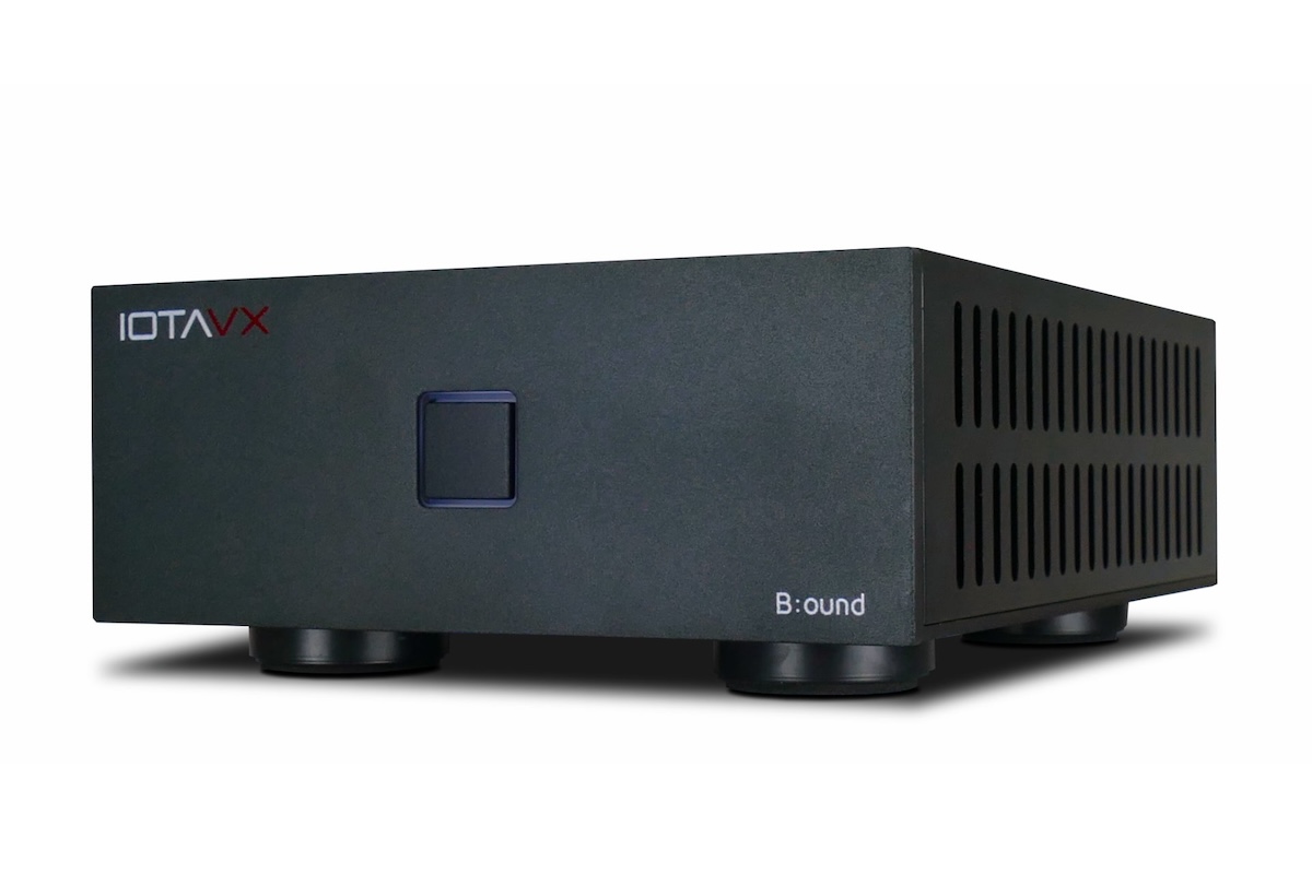 IOTAVX B:ound von schräg vorn