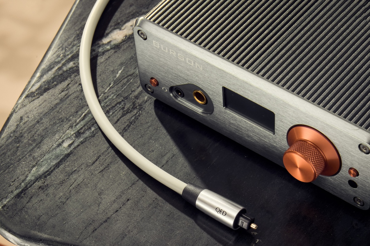 QED Performance: Neue Kabel von Lautsprecher bis USB-C QED Performance Kabelserie