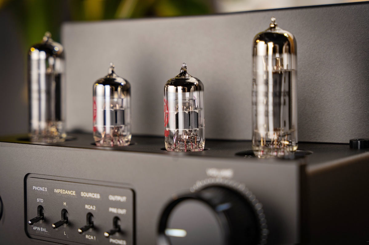 Cayin HA-1A Mk3: Röhren-Kopfhörerverstärker mit 2,8 Watt für 1.298 Euro Cayin HA-1A Mk3